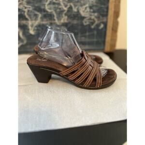 White Mt Women’s 9 Dorissa Sandals Open Toe Shoes Brown Leather Heels